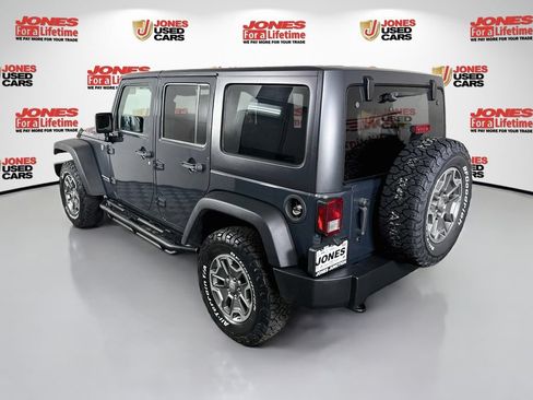 Used 2018 Jeep Wrangler Unlimited Rubicon w/ Connectivity Group AWD/4WD image 2