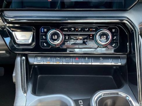 Used 2024 GMC Sierra 2500 AT4 w/ AT4 Premium Plus Package AWD/4WD image 17