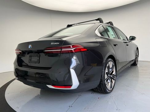 Certified 2025 BMW 530i image 3