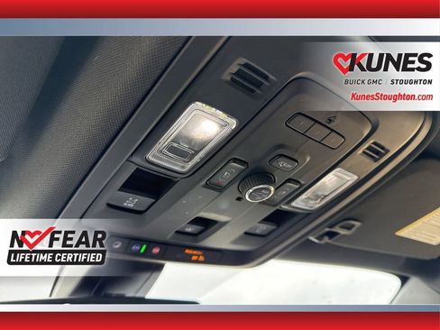 Used 2021 GMC Yukon XL SLT w/ SLT Luxury Package image 36