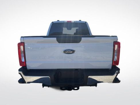Used 2025 Ford F350 XLT image 7