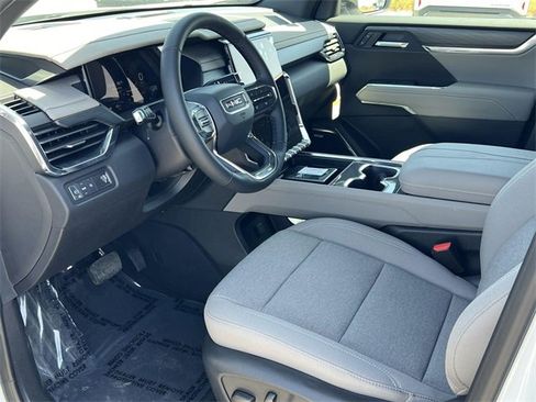 New 2025 GMC Acadia Elevation image 9