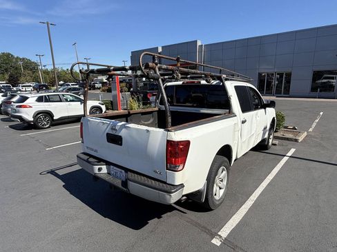 Used 2015 Nissan Titan S AWD/4WD image 11