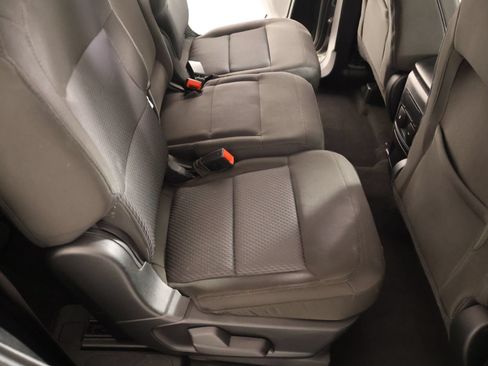 Used 2022 Ford Explorer XLT RWD image 15