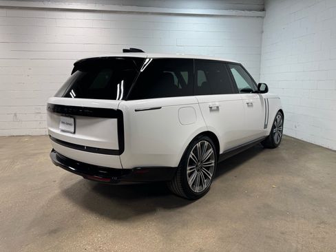 Used 2024 Land Rover Range Rover SE AWD/4WD image 6