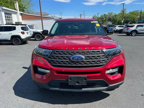 Used 2023 Ford Explorer XLT w/ Equipment Group 202A AWD/4WD image 2