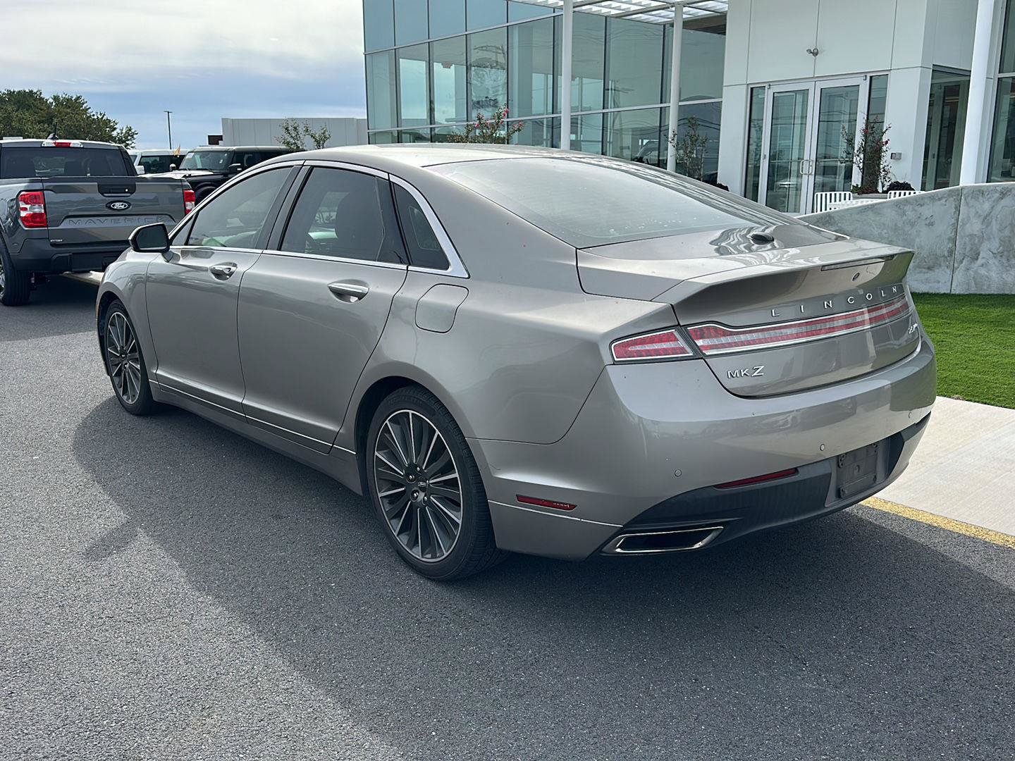 Used 2016 Lincoln MKZ AWD w/ Equipment Group 300A Reserve image 7