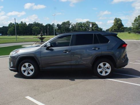 Used 2021 Toyota RAV4 XLE FWD image 12