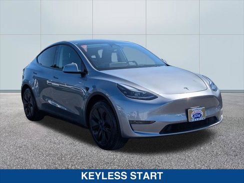 Used 2025 Tesla Model Y Long Range image 7