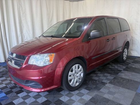 Used 2016 Dodge Grand Caravan w/ Climate Group FWD image 2