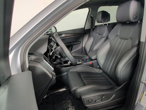 Certified 2025 Audi Q5 2.0T Premium Plus w/ Premium Plus Package image 19