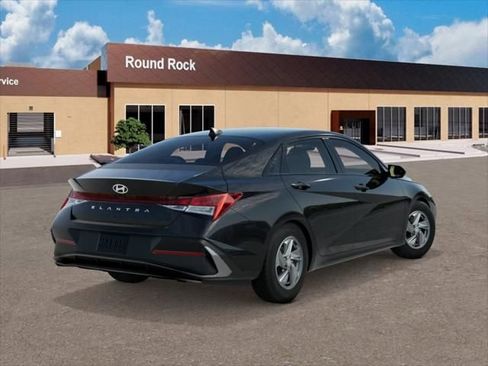 New 2026 Hyundai Elantra SE image 4