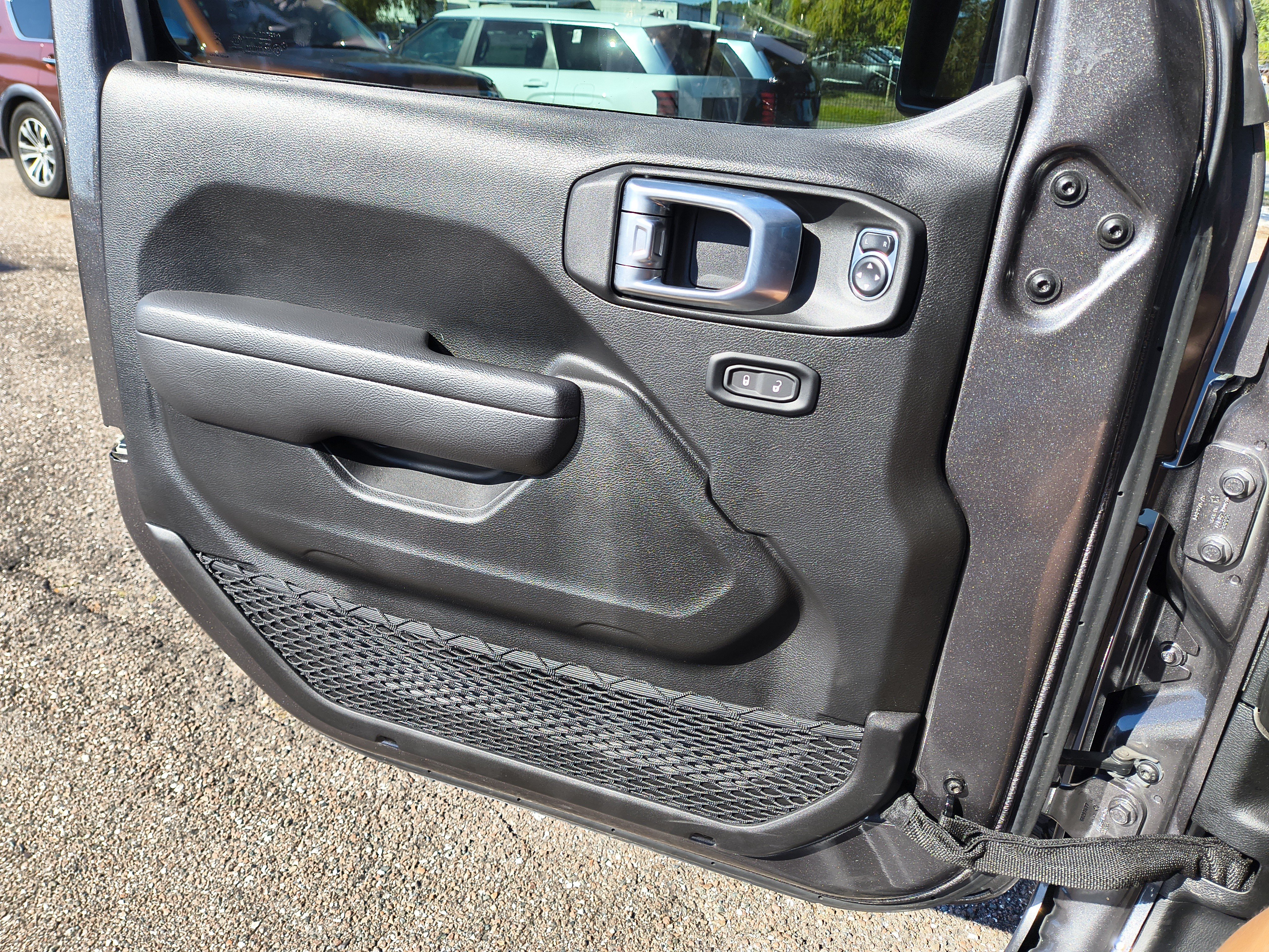 Used 2024 Jeep Gladiator Mojave AWD/4WD image 27