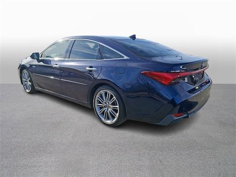 Used 2021 Toyota Avalon Limited image 6