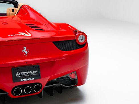 Used 2014 Ferrari 458 Spider RWD image 32