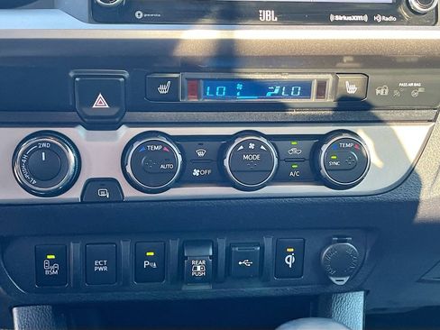 Used 2021 Toyota Tacoma Limited AWD/4WD image 16