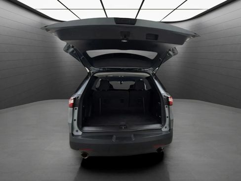 Used 2021 Chevrolet Traverse LS FWD image 20