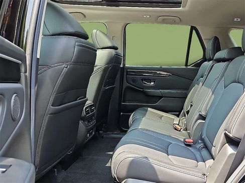 New 2025 Honda Pilot Elite image 7