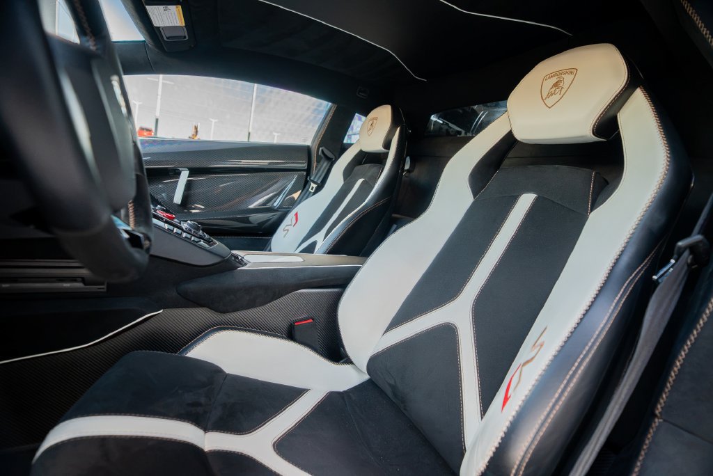 Used 2019 Lamborghini Aventador SVJ AWD/4WD image 50
