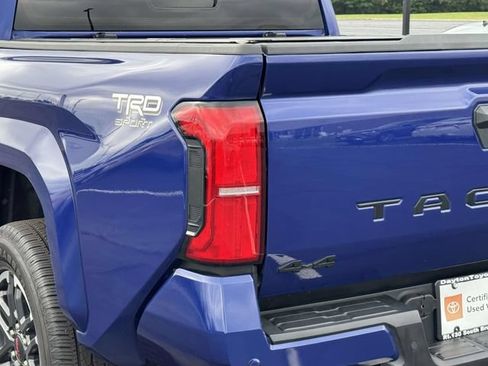 Certified 2025 Toyota Tacoma TRD Sport w/ TRD Sport Upgrade Package AWD/4WD image 9