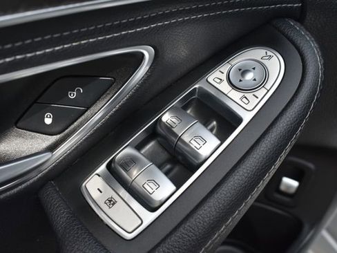 Used 2015 Mercedes-Benz C 300 4MATIC Sedan w/ Premium 1 Package image 17