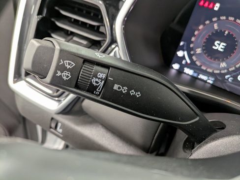 Used 2024 GMC Canyon Elevation image 19