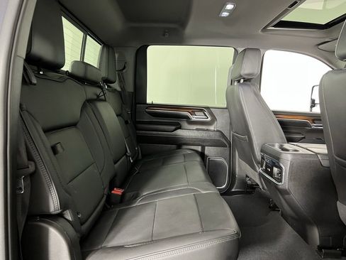 Used 2024 GMC Sierra 3500 Denali w/ Technology Package image 31