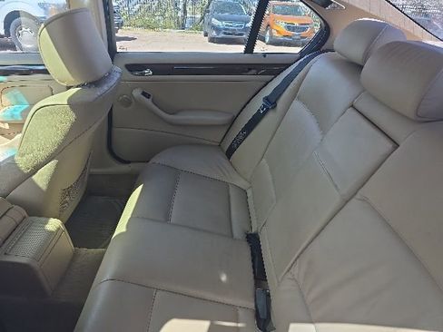 Used 2004 BMW 325xi Sedan AWD/4WD image 5