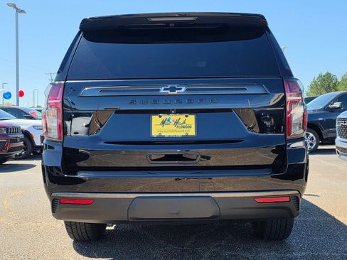 Used 2021 Chevrolet Suburban Z71 AWD/4WD image 4