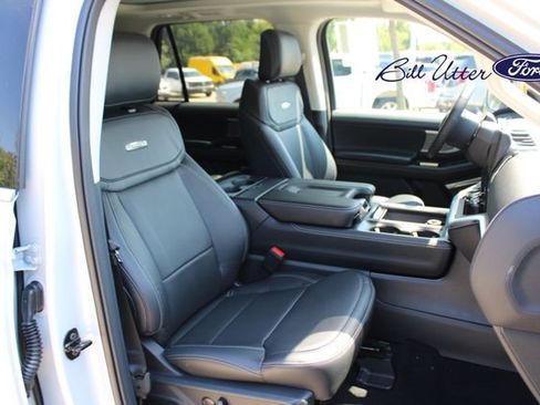 New 2025 Ford Expedition Platinum image 7