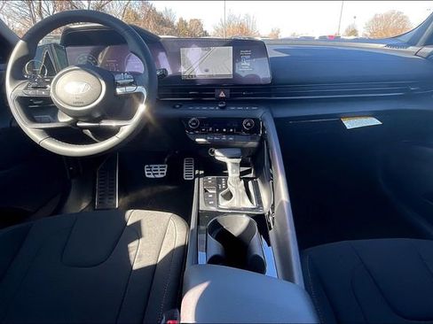 New 2025 Hyundai Elantra SEL image 5