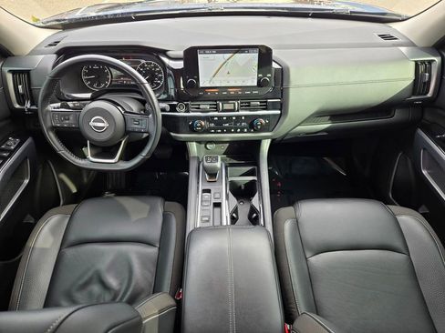 Used 2023 Nissan Pathfinder SL image 12