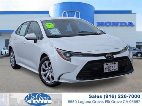 Used 2023 Toyota Corolla LE image 1