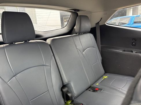 Used 2018 Buick Enclave Essence image 8