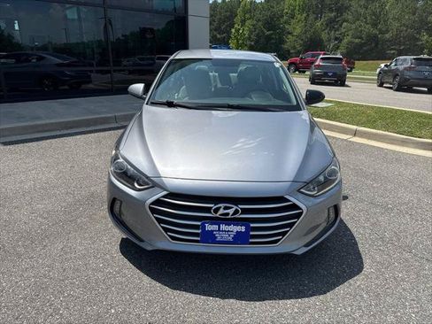 Used 2017 Hyundai Elantra SE w/ SE A/T Tech Package 03 FWD image 2