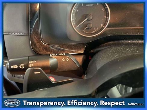 Used 2025 Nissan Pathfinder SL AWD/4WD image 24