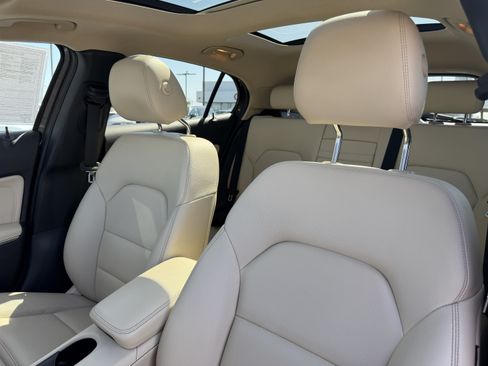 Used 2017 Mercedes-Benz GLA 250 4MATIC image 16