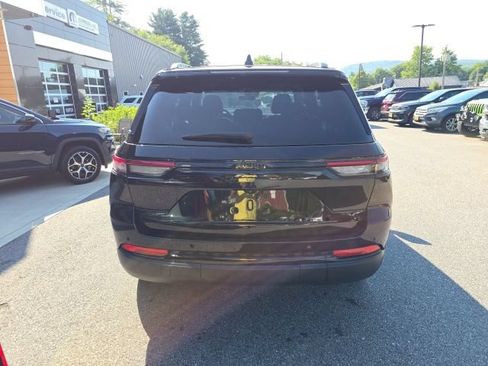 Certified 2025 Jeep Grand Cherokee Altitude AWD/4WD image 5