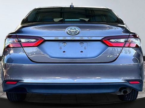 Used 2022 Toyota Camry LE FWD image 5
