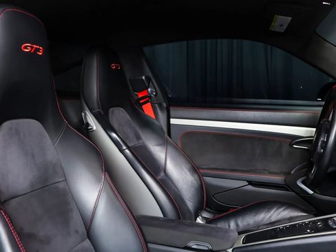 Used 2014 Porsche 911 GT3 image 8