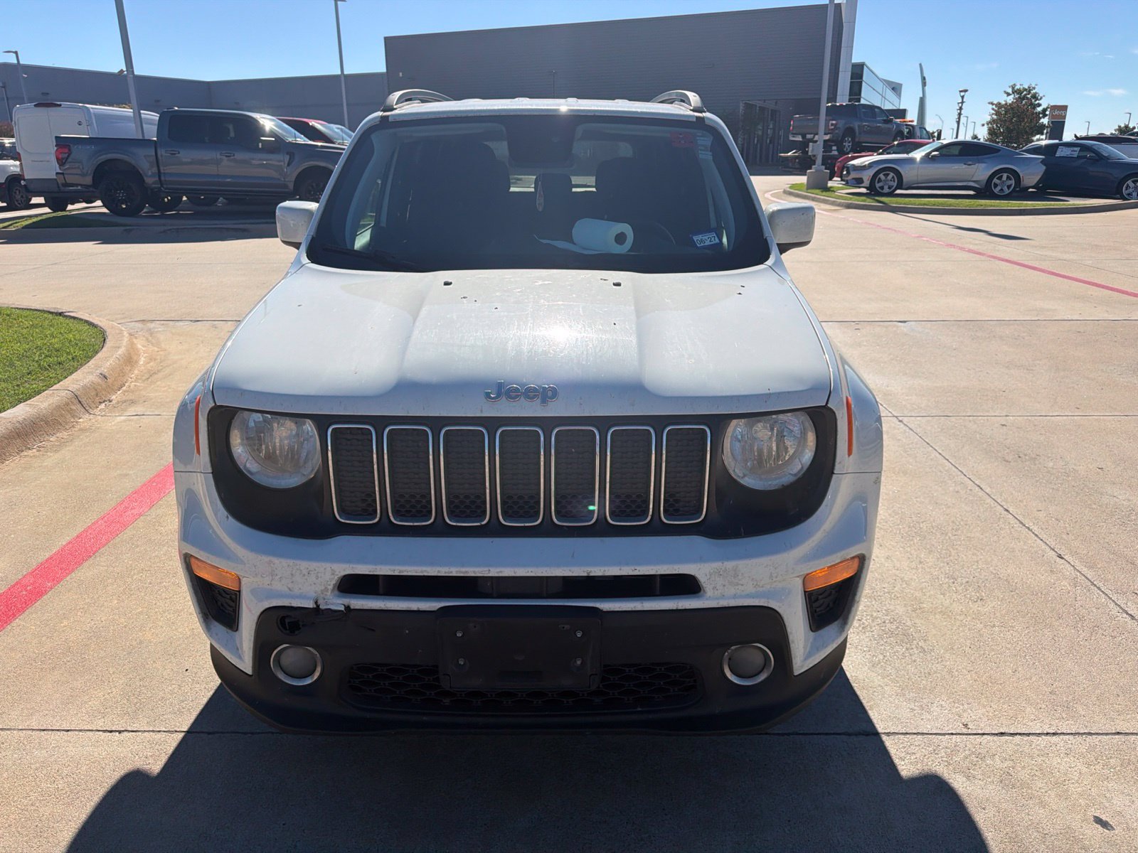 Used 2020 Jeep Renegade Latitude FWD image 2