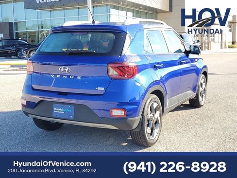 Certified 2023 Hyundai Venue Limited image 7