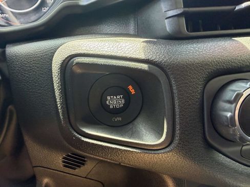 Used 2025 Jeep Wrangler Unlimited Sport AWD/4WD image 33