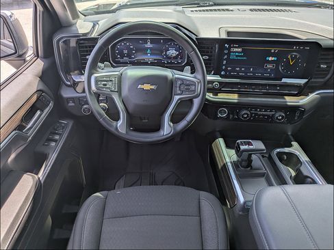 Used 2023 Chevrolet Silverado 1500 LT AWD/4WD image 17