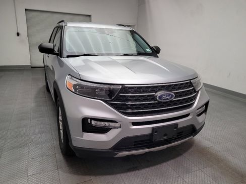 Used 2024 Ford Explorer XLT w/ Equipment Group 202A RWD image 14