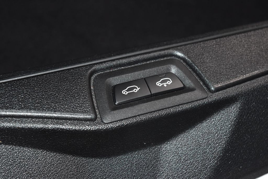 Used 2025 BMW X7 M60i AWD/4WD image 33