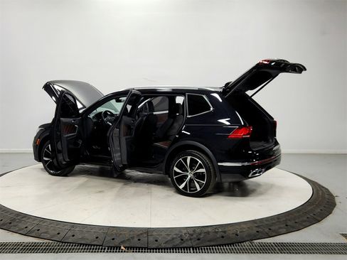 Used 2024 Volkswagen Tiguan SEL R-Line image 13