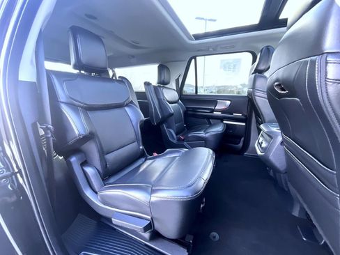 Used 2025 Ford Expedition Max Platinum AWD/4WD image 19