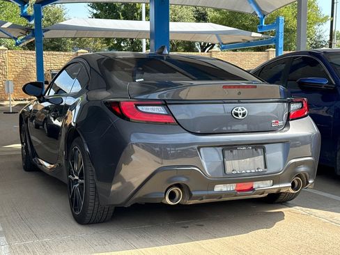 Used 2022 Toyota GR86 RWD image 9