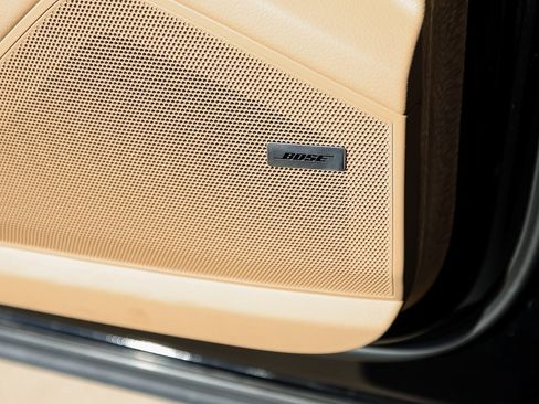 Certified 2023 Porsche Cayenne Platinum Edition image 22